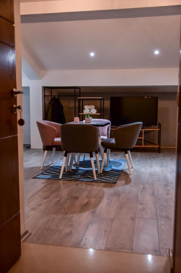 Papi Apartments Kruševo Esterno foto